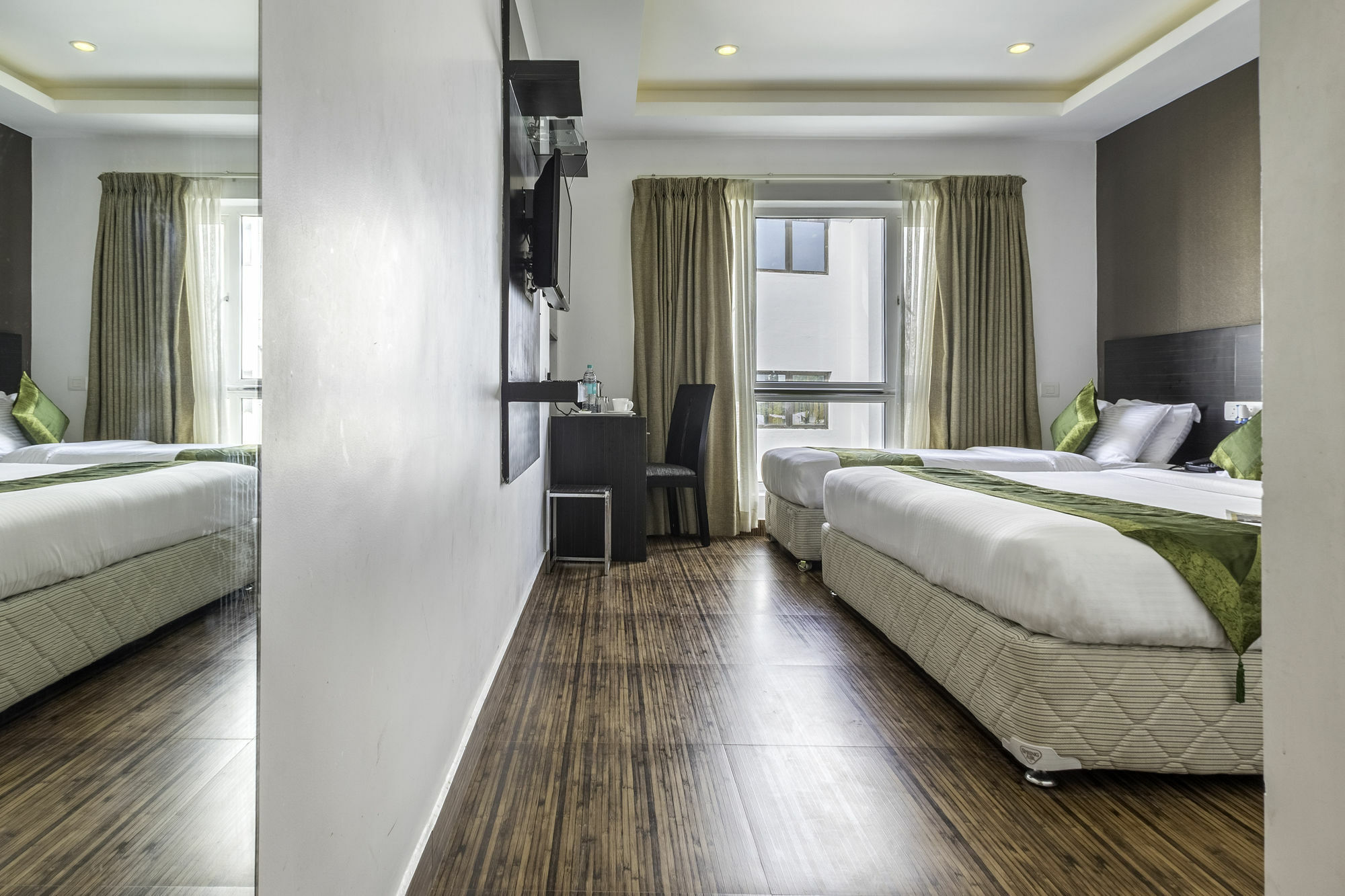 Treebo Trend J'S Five Two Boutique Hotel Chennai Exterior photo